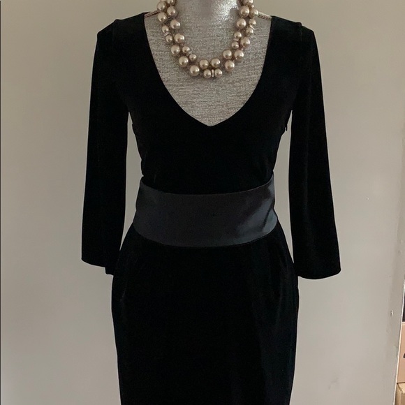 Giorgio Armani Dresses & Skirts - Giorgio Armani Velvet Dress/Reversible Belt EUC
